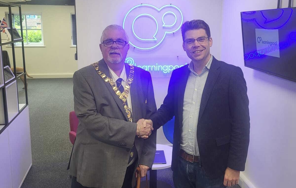 Learning Pool CEO, Ben Betts with the Mayor of Bicester, Councillor Harry Knight